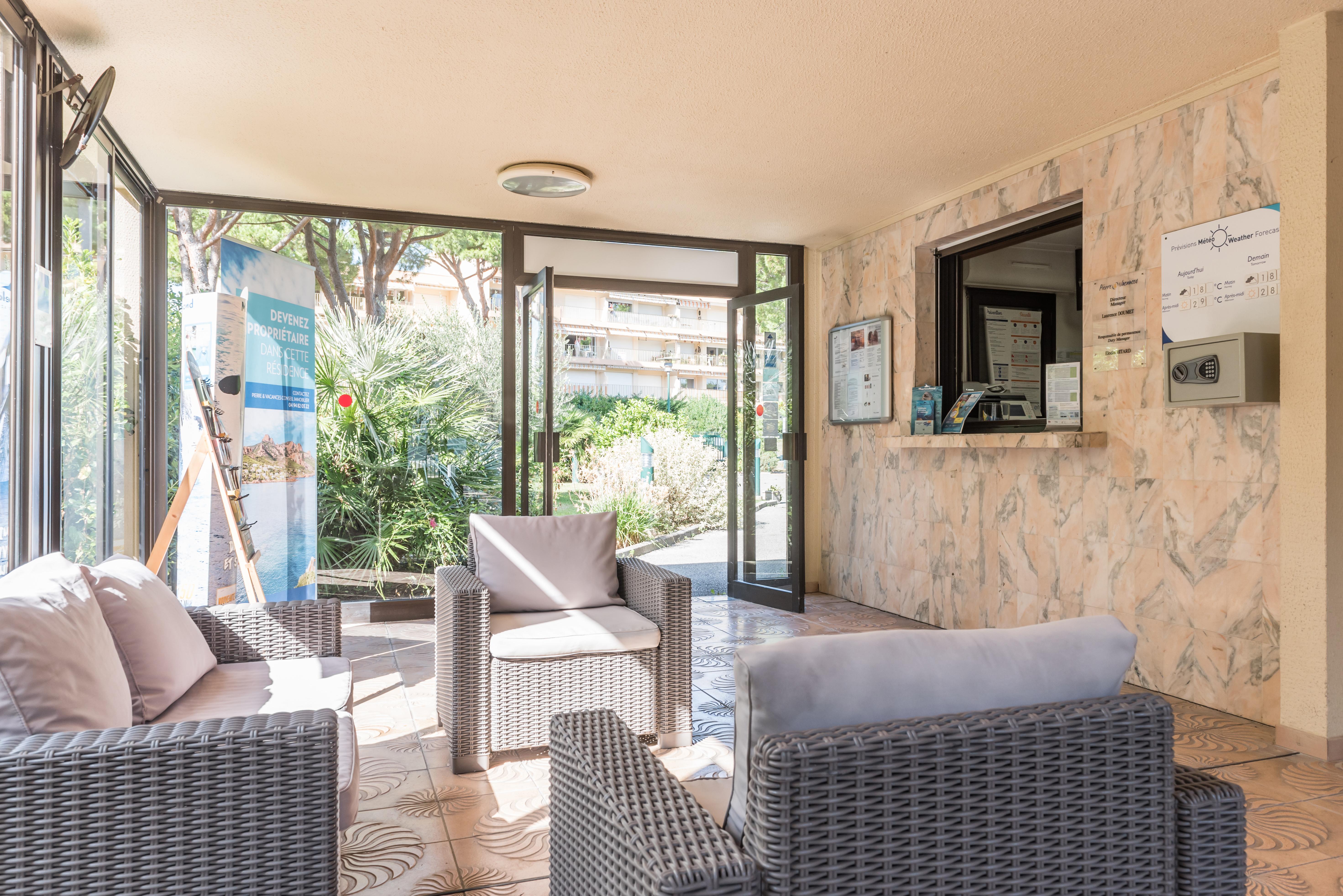 Residence Pierre & Vacances Les Jardins Ombrages Mandelieu Dış mekan fotoğraf
