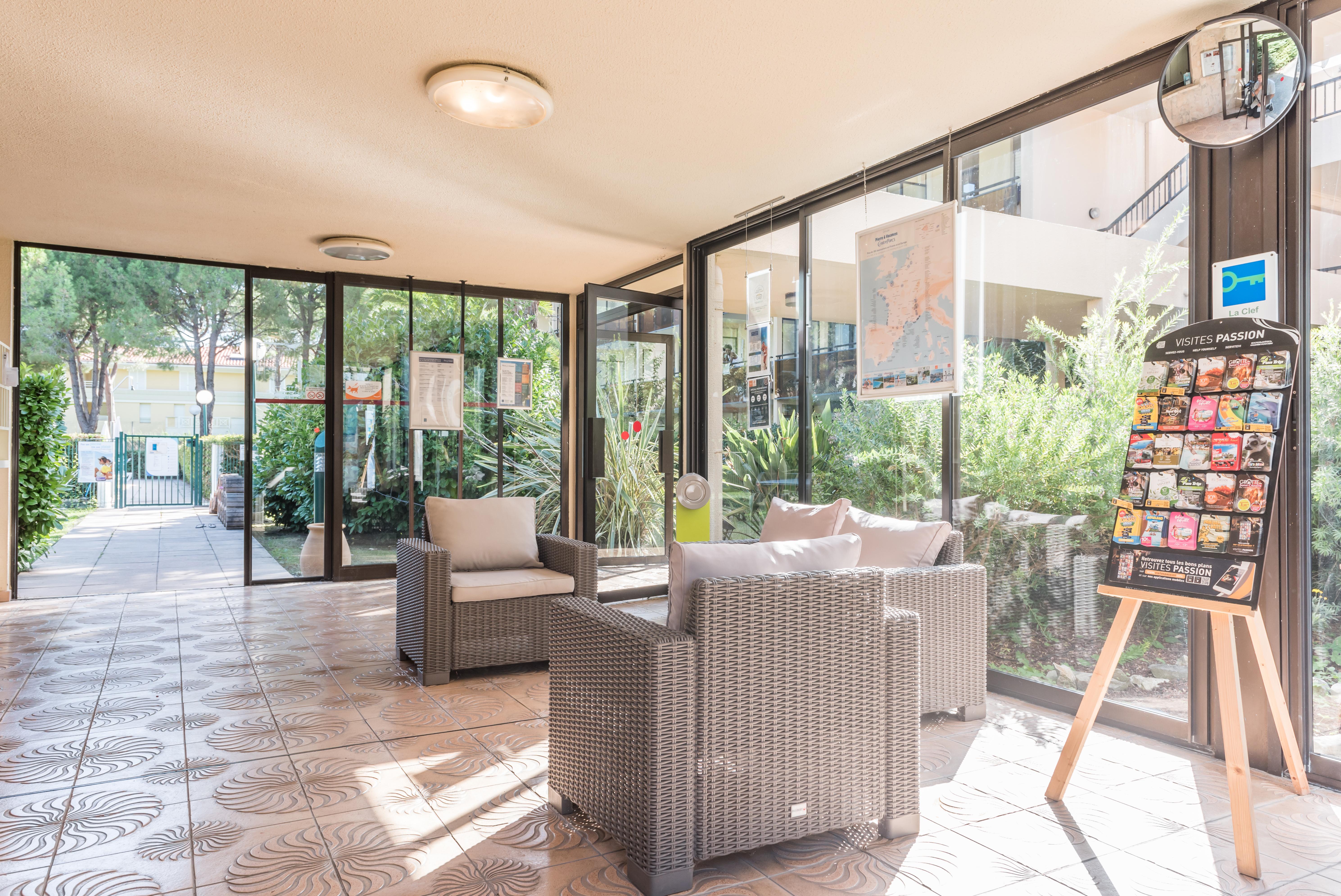 Residence Pierre & Vacances Les Jardins Ombrages Mandelieu Dış mekan fotoğraf